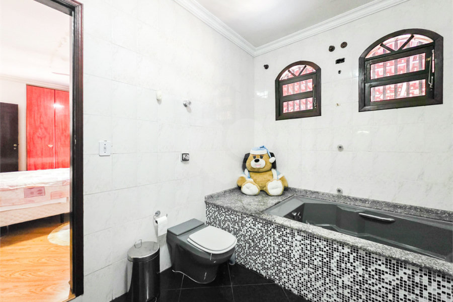 Casa à venda com 4 quartos, sendo 1 suíte, em Sapopemba, São Paulo, SP