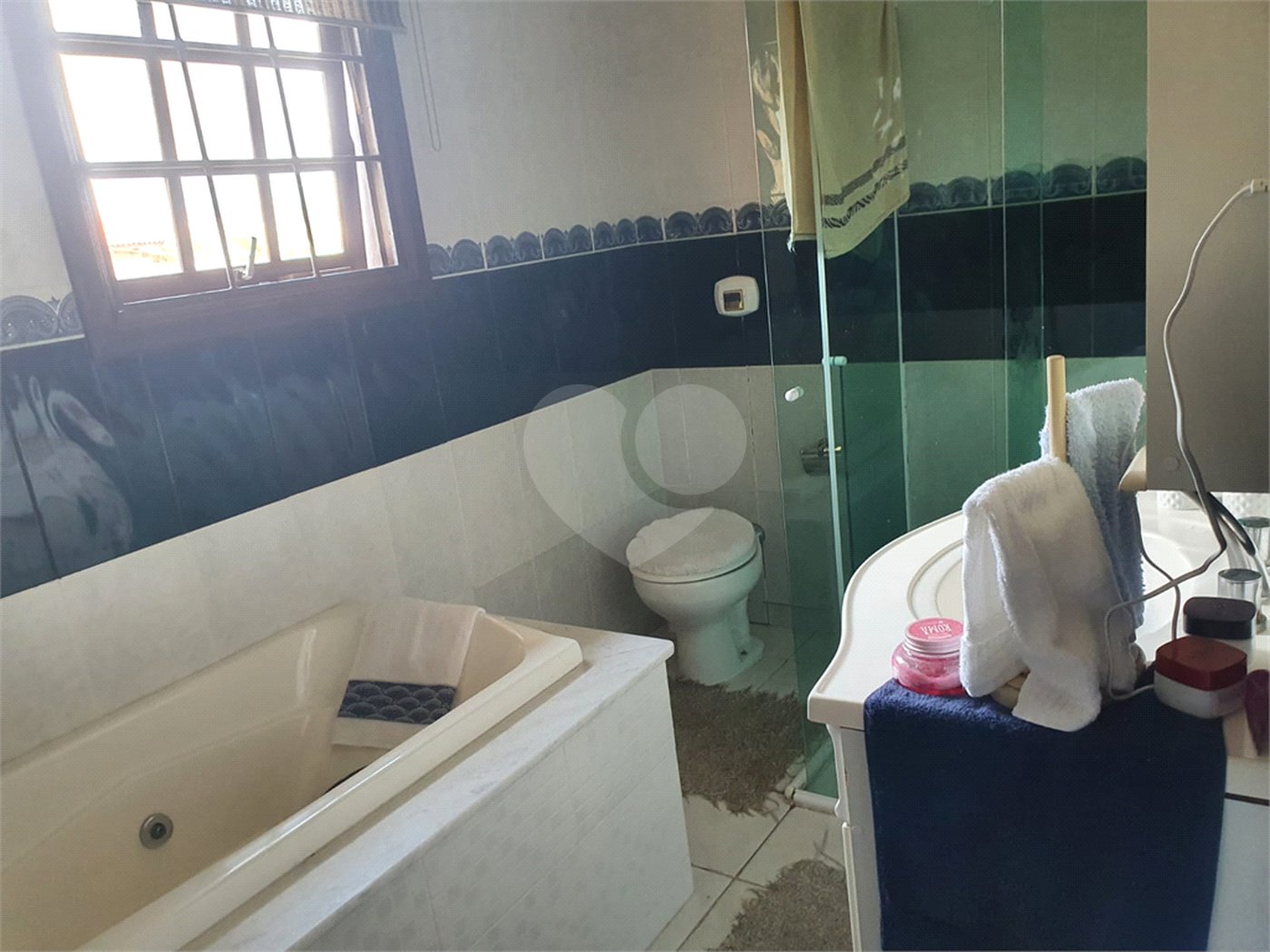 Casa à venda com 4 quartos, sendo 2 suítes,  em Mogi Moderno, Mogi das Cruzes, SP