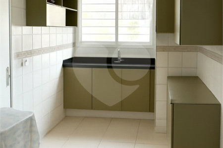 Apartamento à venda com 3 quartos, sendo 1 suíte,  em Alto da Lapa, São Paulo, SP