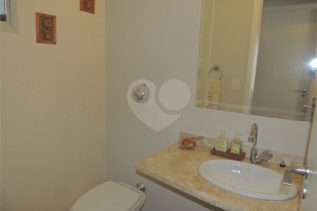 Apartamento à venda com 3 quartos, sendo 1 suíte, em Santo Amaro, São Paulo, SP