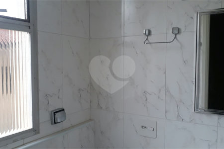 Venda apartamento 2 dormitórios, vaga de garagem fixa, lazer completo. Campo Belo. SP.
