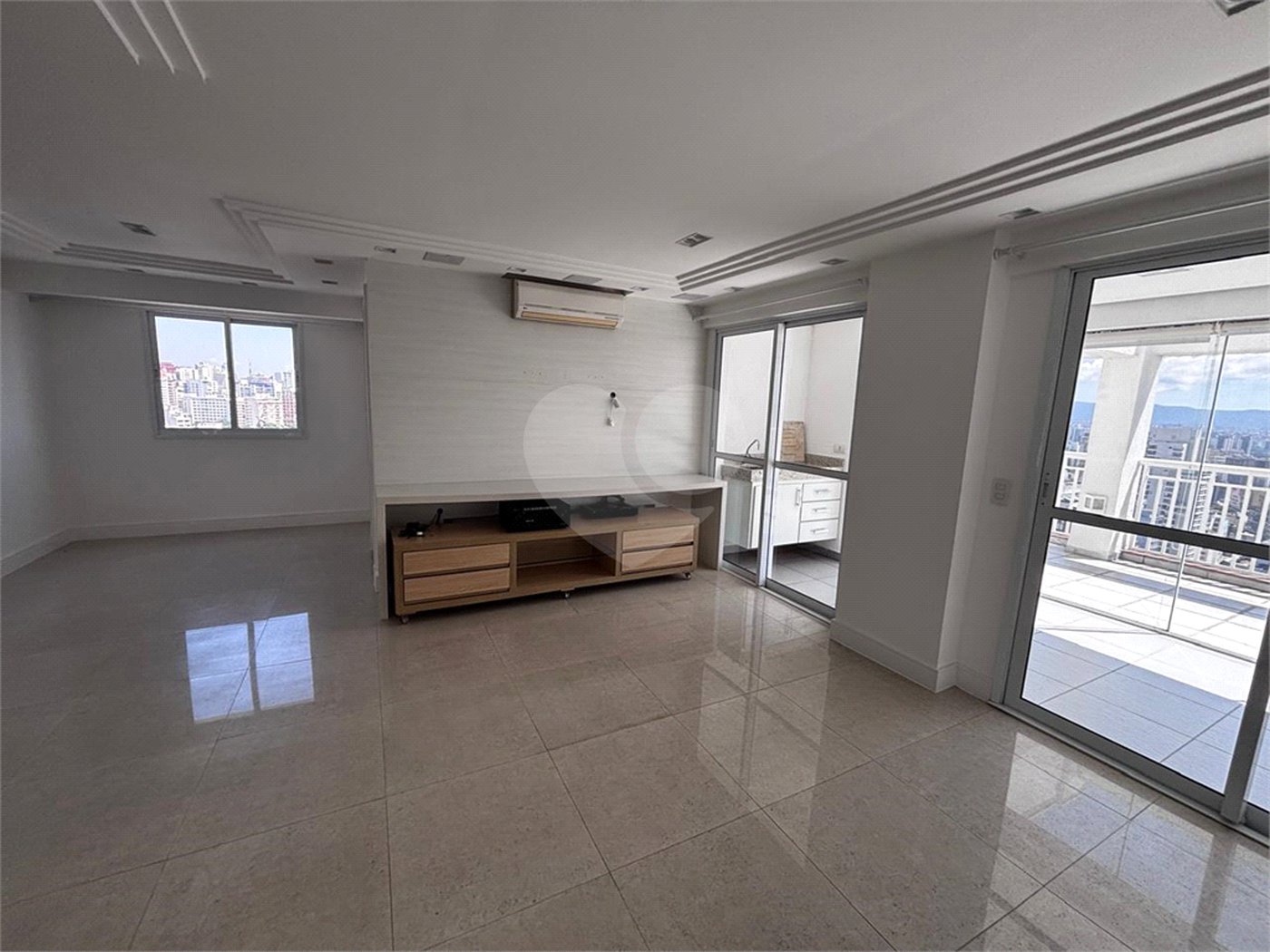 Cobertura à venda com 3 quartos, sendo 2 suítes,  em Vila Buarque, São Paulo, SP