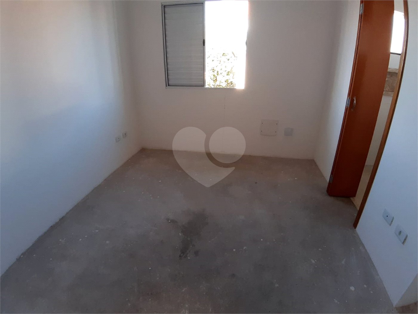 Casa para alugar com 3 quartos, sendo 1 suíte,  no condomínio Villagio DI Maria, São Paulo - SP