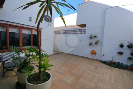 Casa à venda ou para alugar com 3 suítes em Jardim Itália, Itapetininga, SP