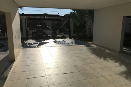 Casa à venda com 5 quartos, sendo 3 suítes, em Loteamento Jardim Morumbi, Atibaia, SP