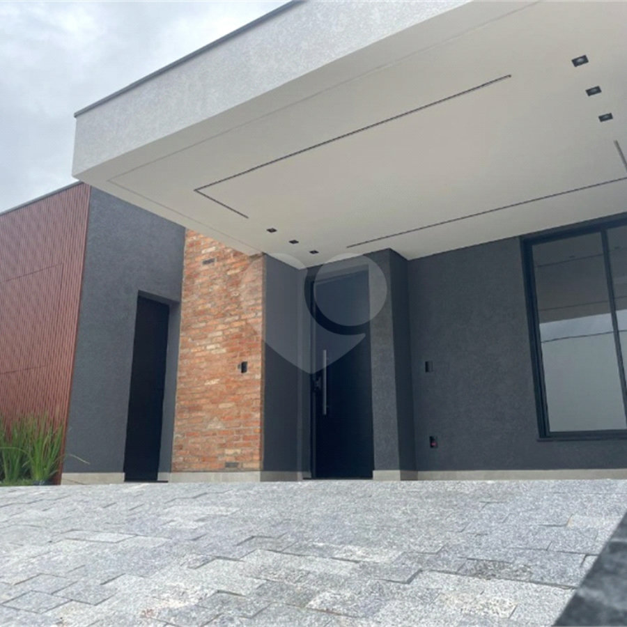 Casa à venda com 3 suítes no condomínio Jardim Residencial Helena Maria, Sorocaba - SP