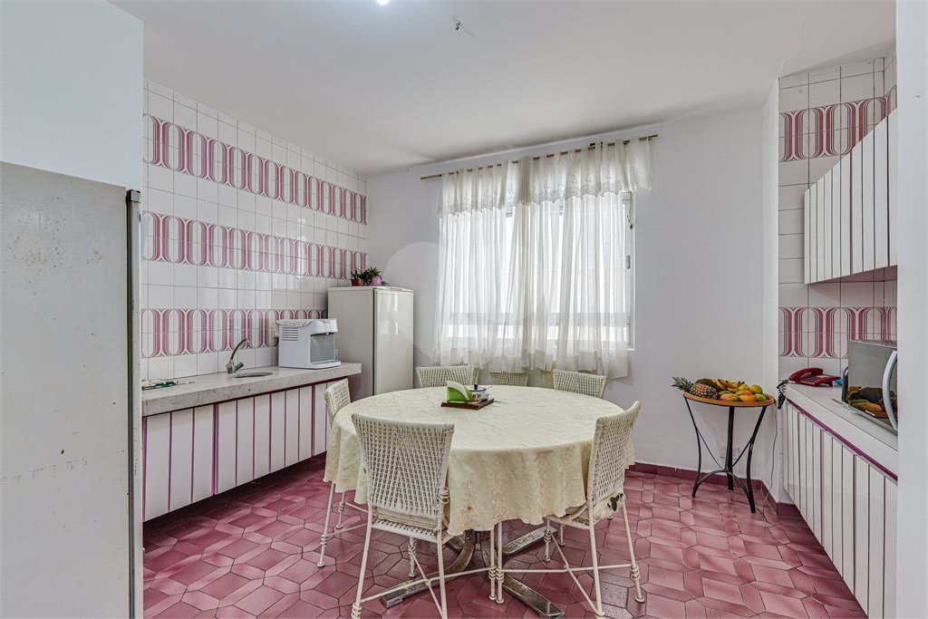 Casa de Vila à venda com 4 quartos, sendo 3 suítes,  em Alto da Boa Vista, São Paulo, SP