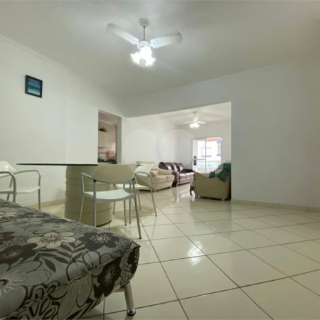Apartamento à venda com 2 quartos, sendo 1 suíte, em Guilhermina, Praia Grande, SP
