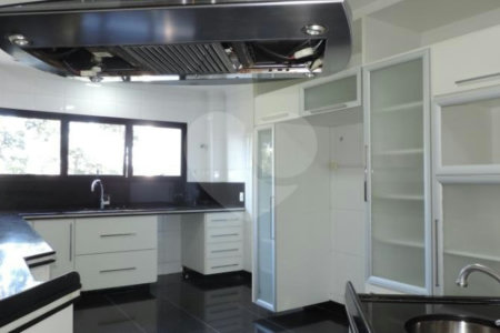Apartamento à venda com 3 suítes em Jardim Marajoara, São Paulo, SP