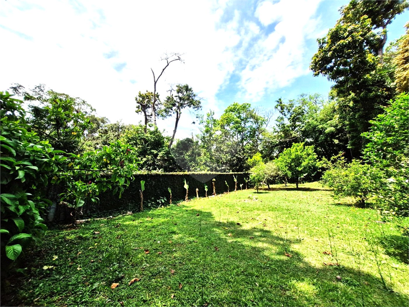Casa à venda com 4 suítes no condomínio Chácara Flora, São Paulo - SP