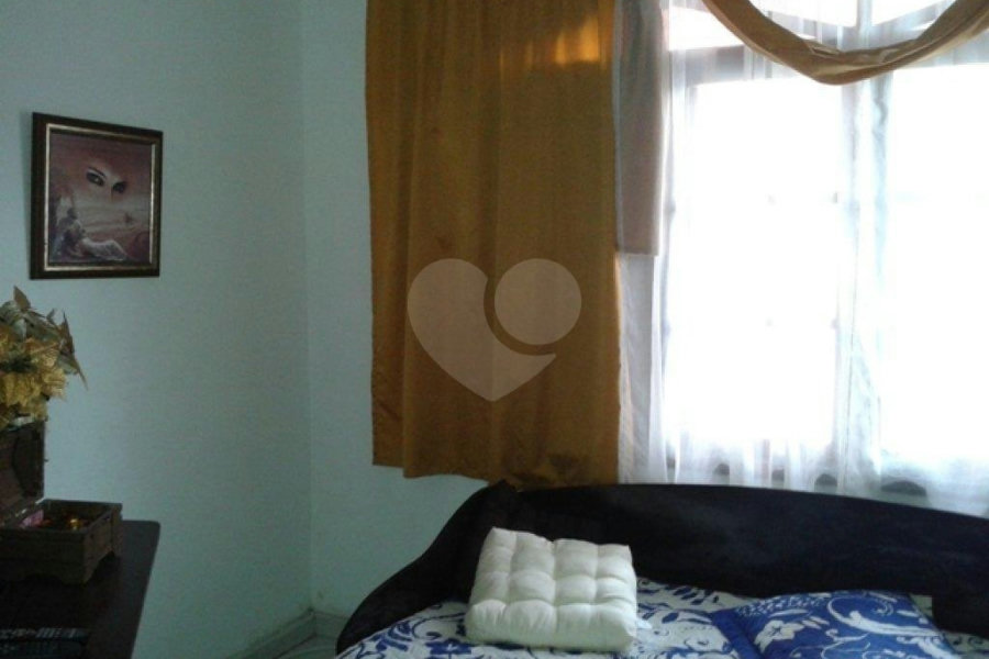 Sobrado à venda com 5 quartos, sendo 1 suíte, em Vila Mazzei, São Paulo, SP