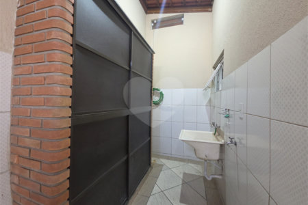 Casa à venda com 3 quartos, sendo 1 suíte, no condomínio Parque das Árvores, Sorocaba - SP