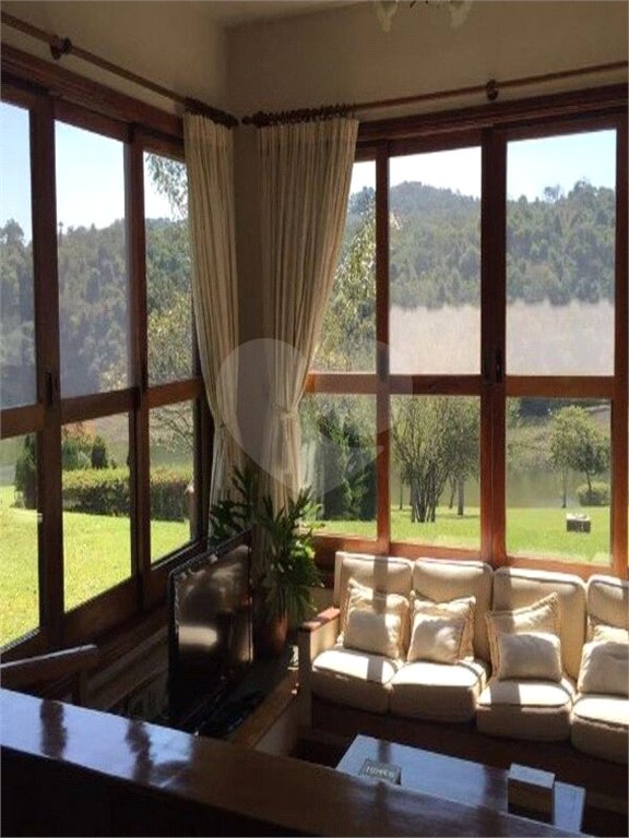 Sítio à venda com 6 quartos, sendo 4 suítes,  em Sebandilha, Mairinque, SP