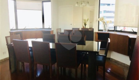 Apartamento à venda com 4 quartos, sendo 2 suítes, em Aclimação, São Paulo, SP