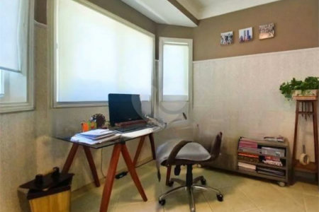 Casa à venda com 3 suítes no condomínio Vale da Santa Fé, Vinhedo - SP