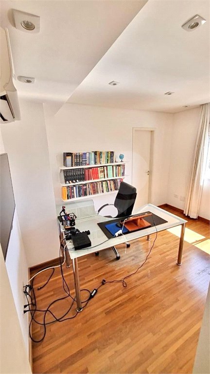 Apartamento à venda com 3 suítes em Vila Romana, São Paulo, SP