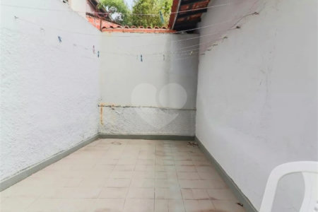 Sobrado à venda com 3 quartos, sendo 1 suíte, em Jardim Centenário, São Paulo, SP