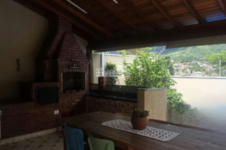 Casa térrea com vista para a Pedra Grande em Atibaia