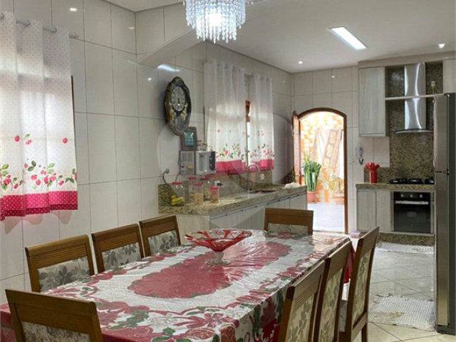 Casa à venda com 3 quartos, sendo 2 suítes,  em Jardim Brasil, Guarulhos, SP