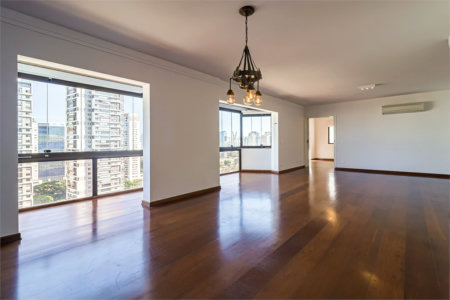 Apartamento à venda com 3 suítes em Cidade Monções, São Paulo, SP