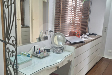 Sobrado à venda com 3 quartos, sendo 1 suíte, em Cambuci, São Paulo, SP