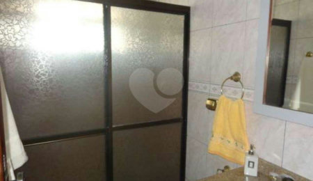 Sobrado à venda com 3 quartos, sendo 1 suíte,  em Parque Ipê, São Paulo, SP