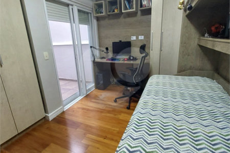 Sobrado à venda com 3 quartos, sendo 1 suíte, em Vila Nova Socorro, Mogi das Cruzes, SP