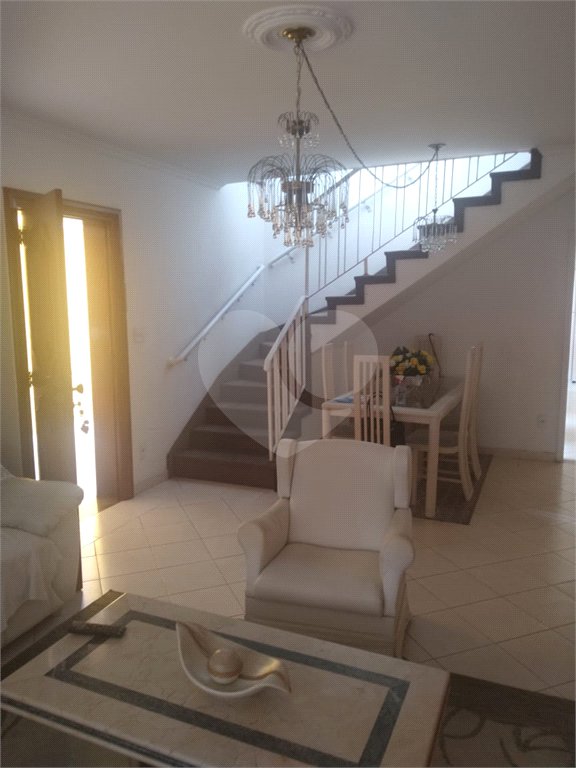 Casa à venda com 4 quartos, sendo 1 suíte,  em Vila Gustavo, São Paulo, SP