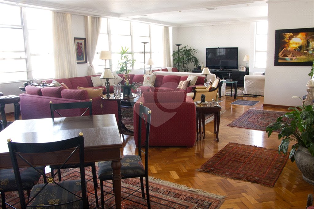 Apartamento à venda com 4 quartos, sendo 2 suítes, em Vila Buarque, São Paulo, SP