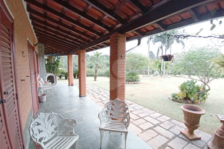 Casa à venda com 4 suítes no condomínio Estância Marambaia, Vinhedo - SP