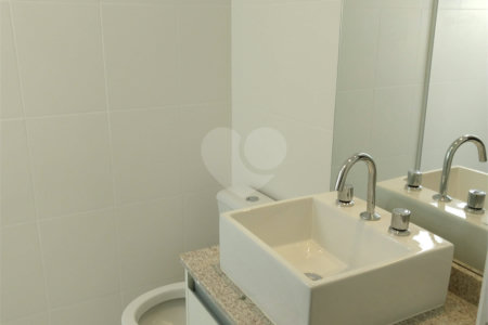 Apartamento à venda com 3 suítes em Vila Anastácio, São Paulo, SP