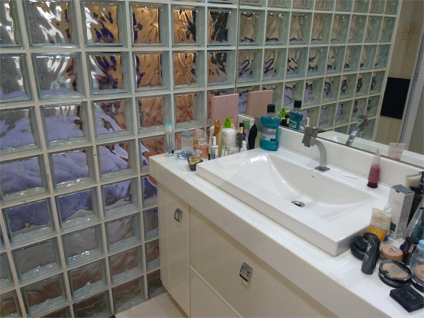 Casa à venda com 3 quartos, sendo 1 suíte,  no condomínio Conselheiro Ferraz, Rio de Janeiro - RJ