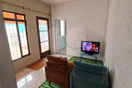 Casa à venda com 6 quartos em Vila dos Remédios, São Paulo, SP