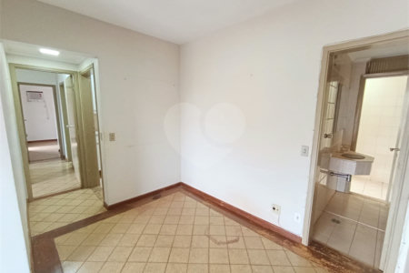 Apartamento à venda com 3 quartos, sendo 1 suíte, no Centro, Ribeirão Preto, SP