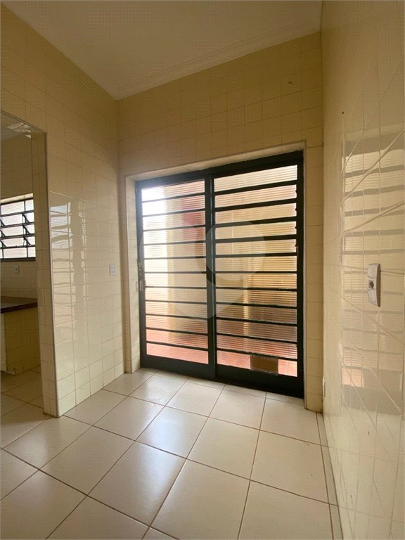 Casa à venda com 3 quartos em Jardim do Carmo, Araraquara, SP