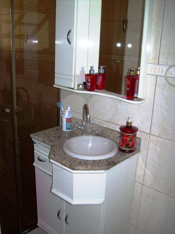 Sobrado à venda com 2 quartos, sendo 1 suíte, em Vila Vitório Mazzei, São Paulo, SP