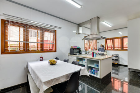 Casa à venda com 4 suítes em Chácara Monte Alegre, São Paulo, SP