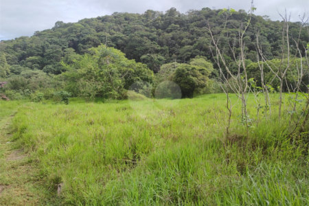Terreno à venda no Centro, Bom Jesus dos Perdões, SP