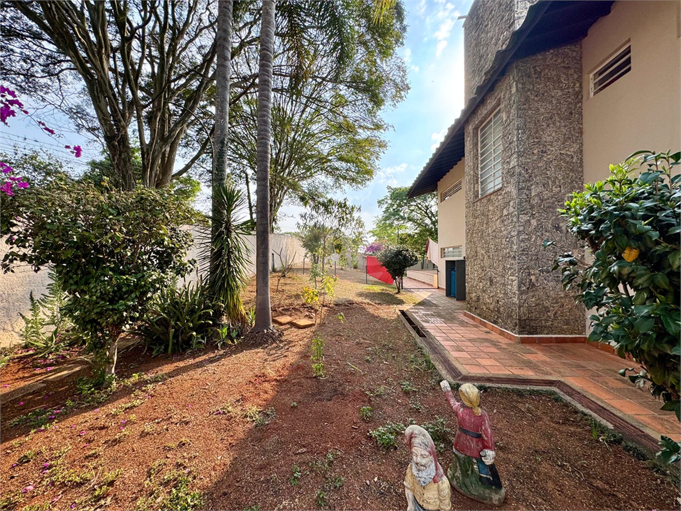 Casa à venda com 7 quartos, sendo 4 suítes, no condomínio Campos de Mairiporã Gleba 1, Mairiporã - SP