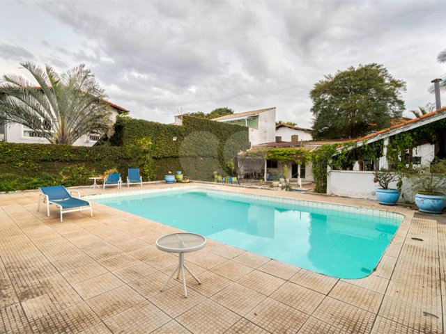Casa à venda com 3 quartos, sendo 2 suítes,  em Alto da Boa Vista, São Paulo, SP