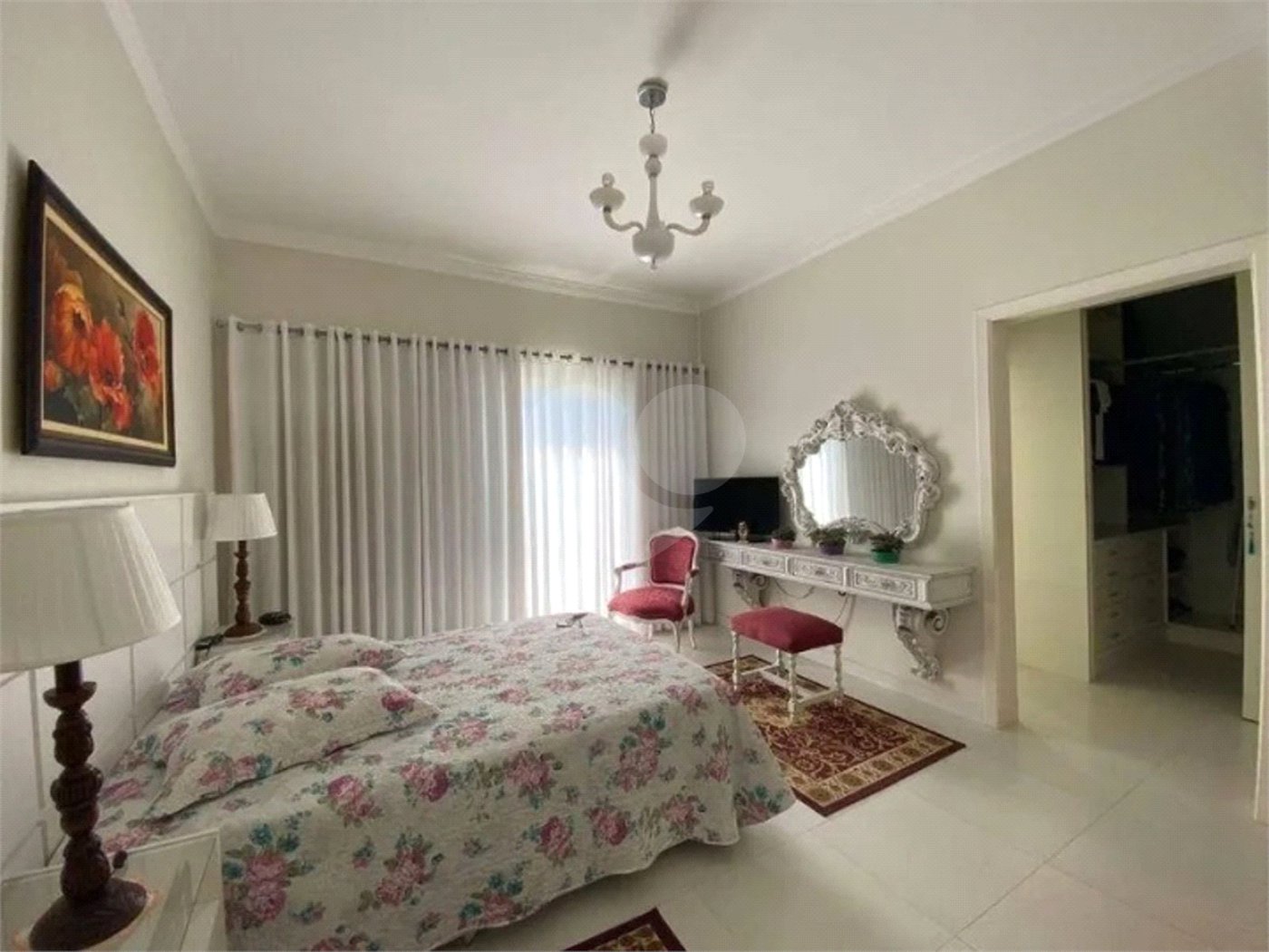 Casa à venda com 4 suítes no condomínio Ipê Velho, Vinhedo - SP