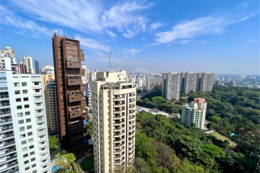 Apartamento à venda com 4 quartos, sendo 2 suítes, em Morumbi, São Paulo, SP