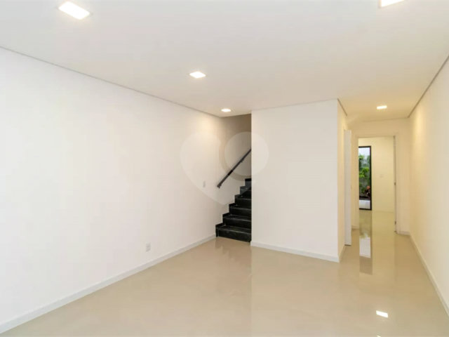 Sobrado à venda com 3 quartos, sendo 1 suíte,  em Vila Guilherme, São Paulo, SP