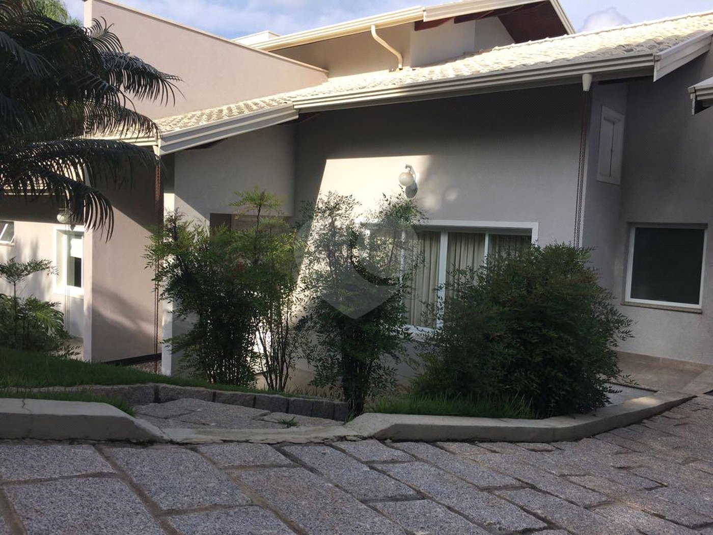 Casa à venda com 4 suítes no condomínio Estância Marambaia, Vinhedo - SP