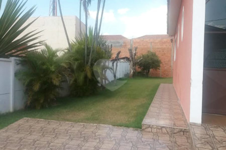 Casa à venda com 3 quartos no Centro, Iperó, SP