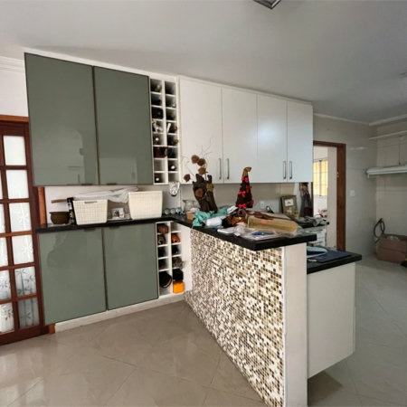Sobrado à venda com 4 quartos, sendo 1 suíte, em Vila Cordeiro, São Paulo, SP