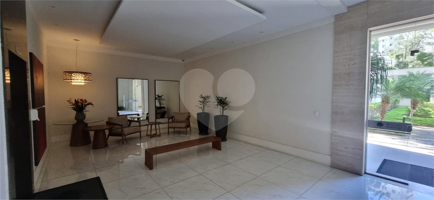 Apartamento à venda com 3 suítes em Jardim Londrina, São Paulo, SP