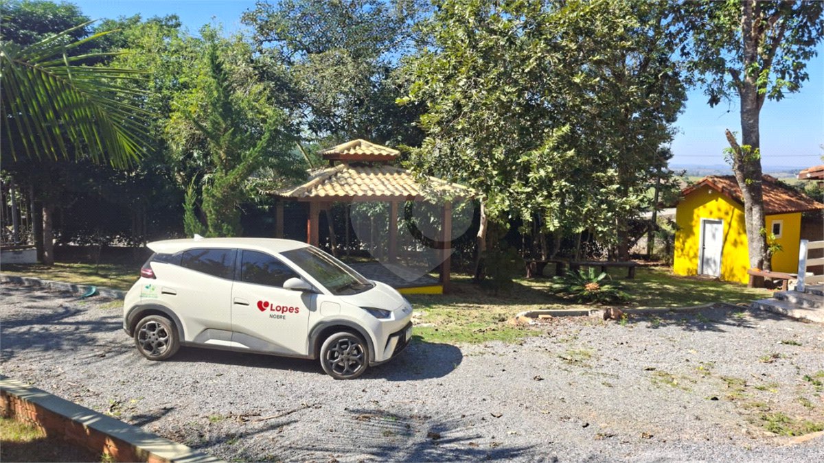 Chácara à venda com 3 suítes em Vila Xisto, São Miguel Arcanjo, SP