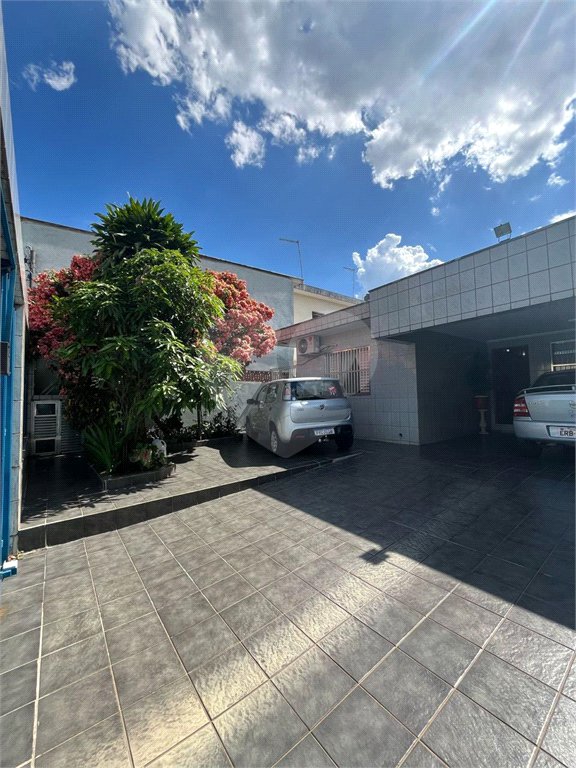 Casa à venda com 3 quartos, sendo 1 suíte,  em Jardim Casablanca, São Paulo, SP