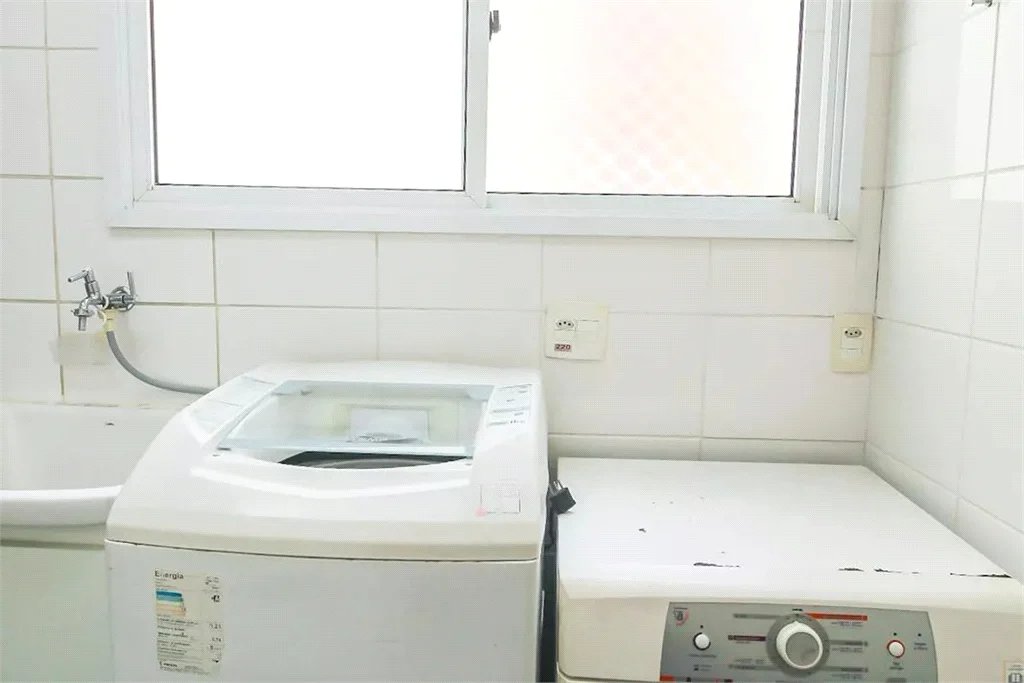 Apartamento à venda com 3 suítes em Real Parque, São Paulo, SP